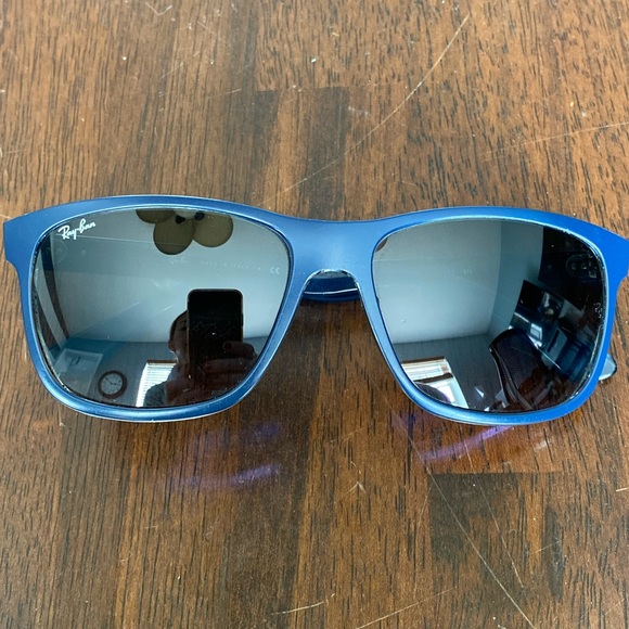 Blue Ray Ban Sunglasses - Picture 2 of 6